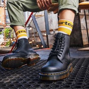 Dr Martens AirWair 1460 Slip Resistant Leather Lace Up Boots Black Size 7 NWOB